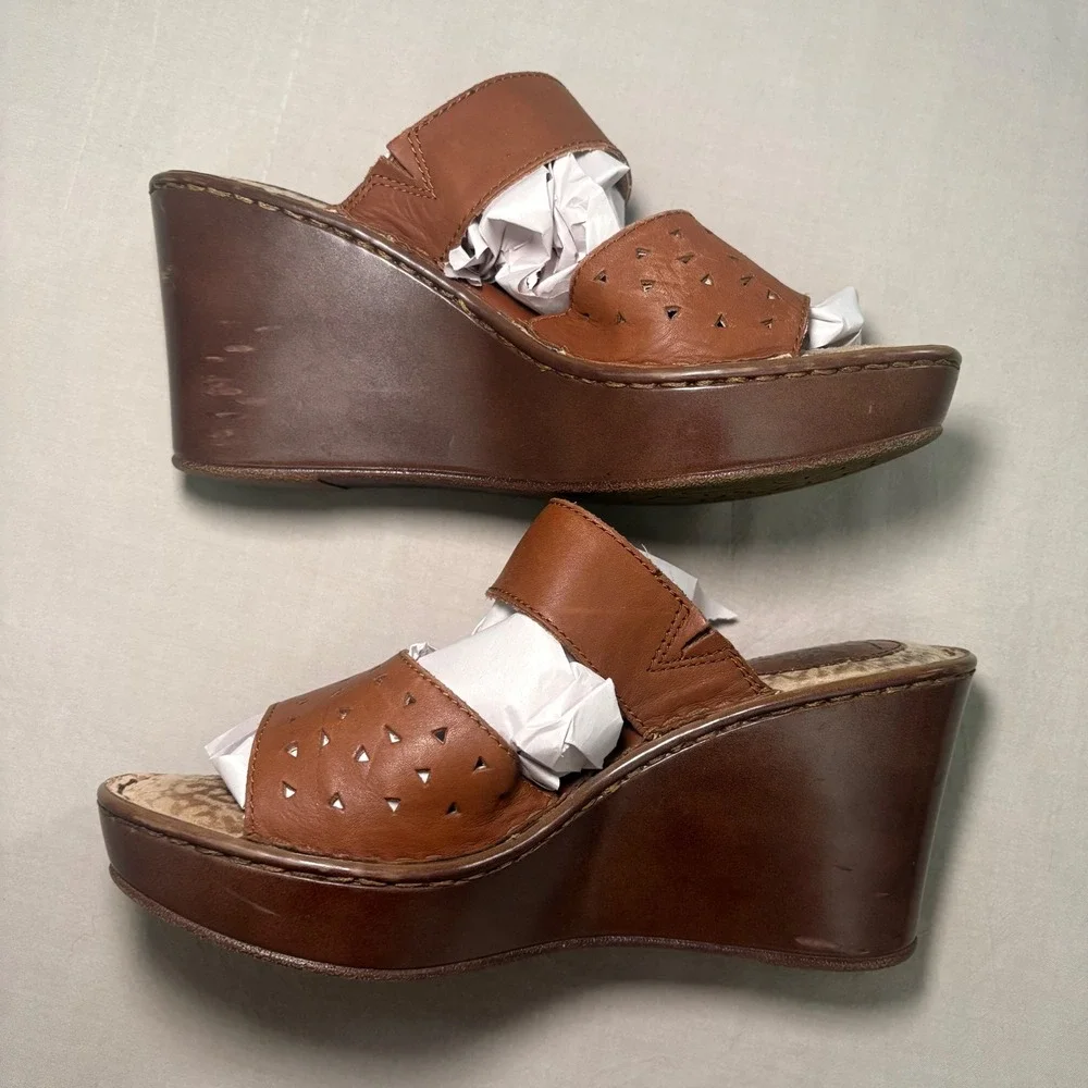 B.O.C. Born Concept Womens Brown‎ Leather Wedge Sandals Slides Size 8 C30041